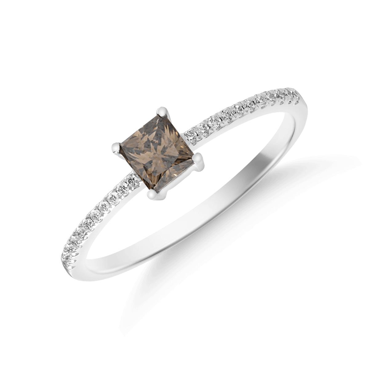 18K white gold ring with 0.45ct brown diamond and 0.09ct transparent diamonds